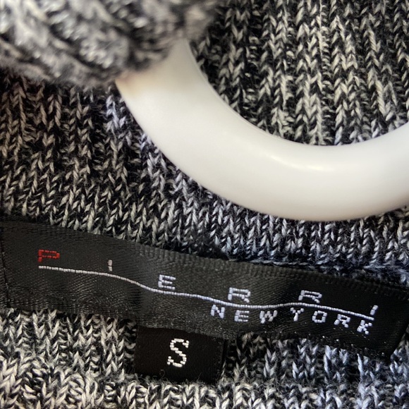 Pierri NewYork Women’s Gray Black Pullover Turtleneck Sweater Size Small - Picture 2 of 8